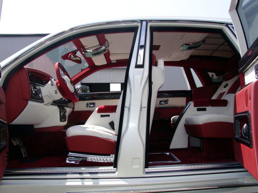  Rolls-Royce Phantom White by Mansory 2010 года  (фото 4 из 10)